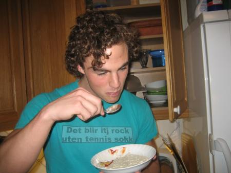 Rice puddig with ketchup and spice?